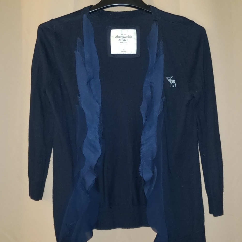 👌Ambercrombie Navy blue cardigan👌